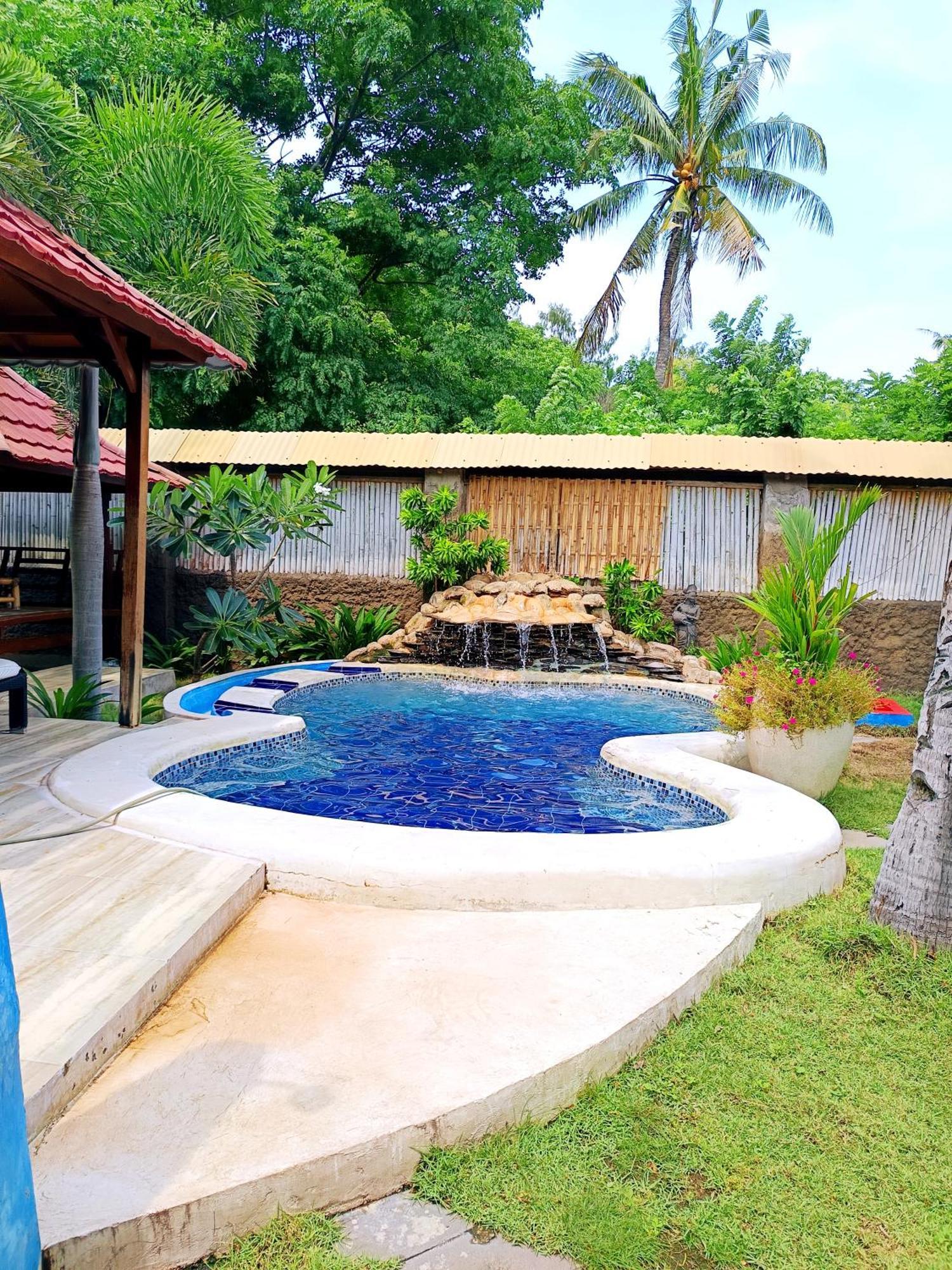 Kampung Meno Bungalows Gili Meno Exterior photo